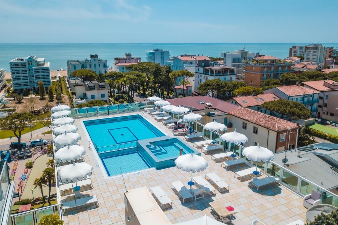 Hotel Colombo Lido di Jesolo Esterno foto