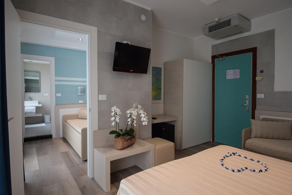 Hotel Colombo Lido di Jesolo Esterno foto