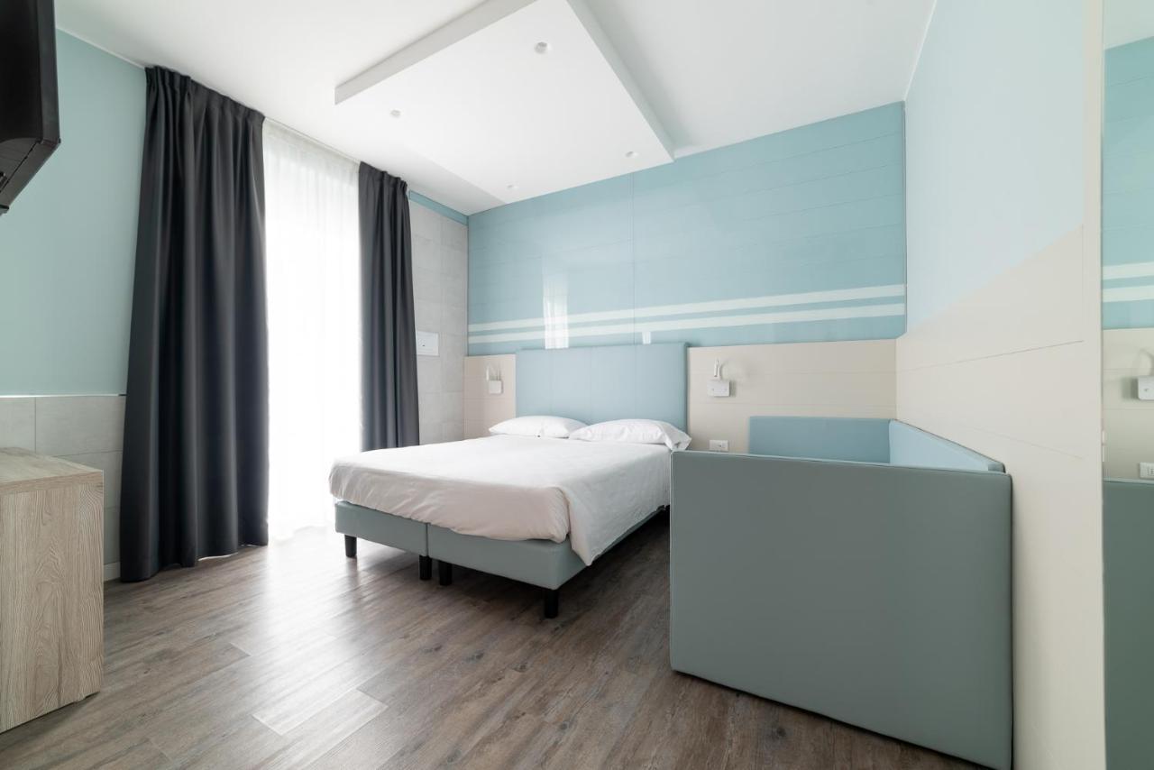 Hotel Colombo Lido di Jesolo Esterno foto
