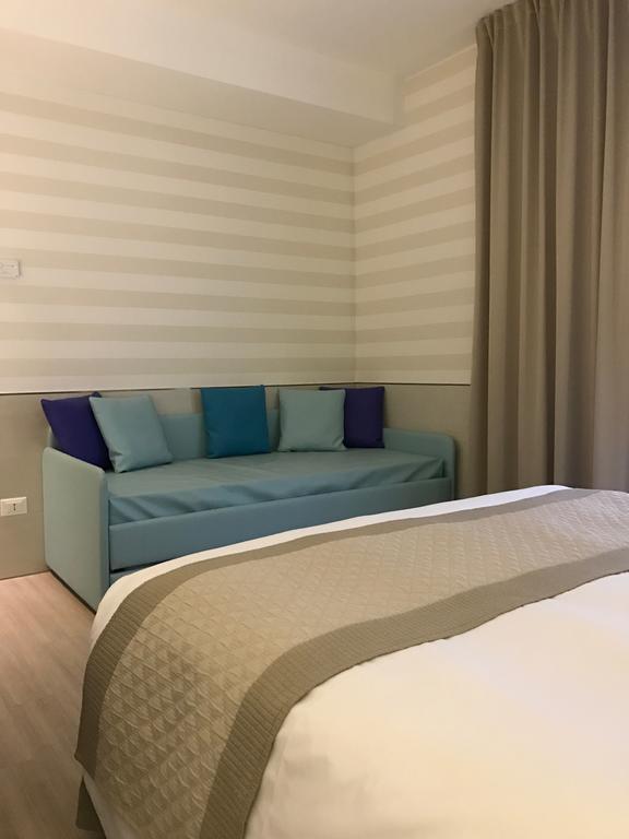 Hotel Colombo Lido di Jesolo Esterno foto