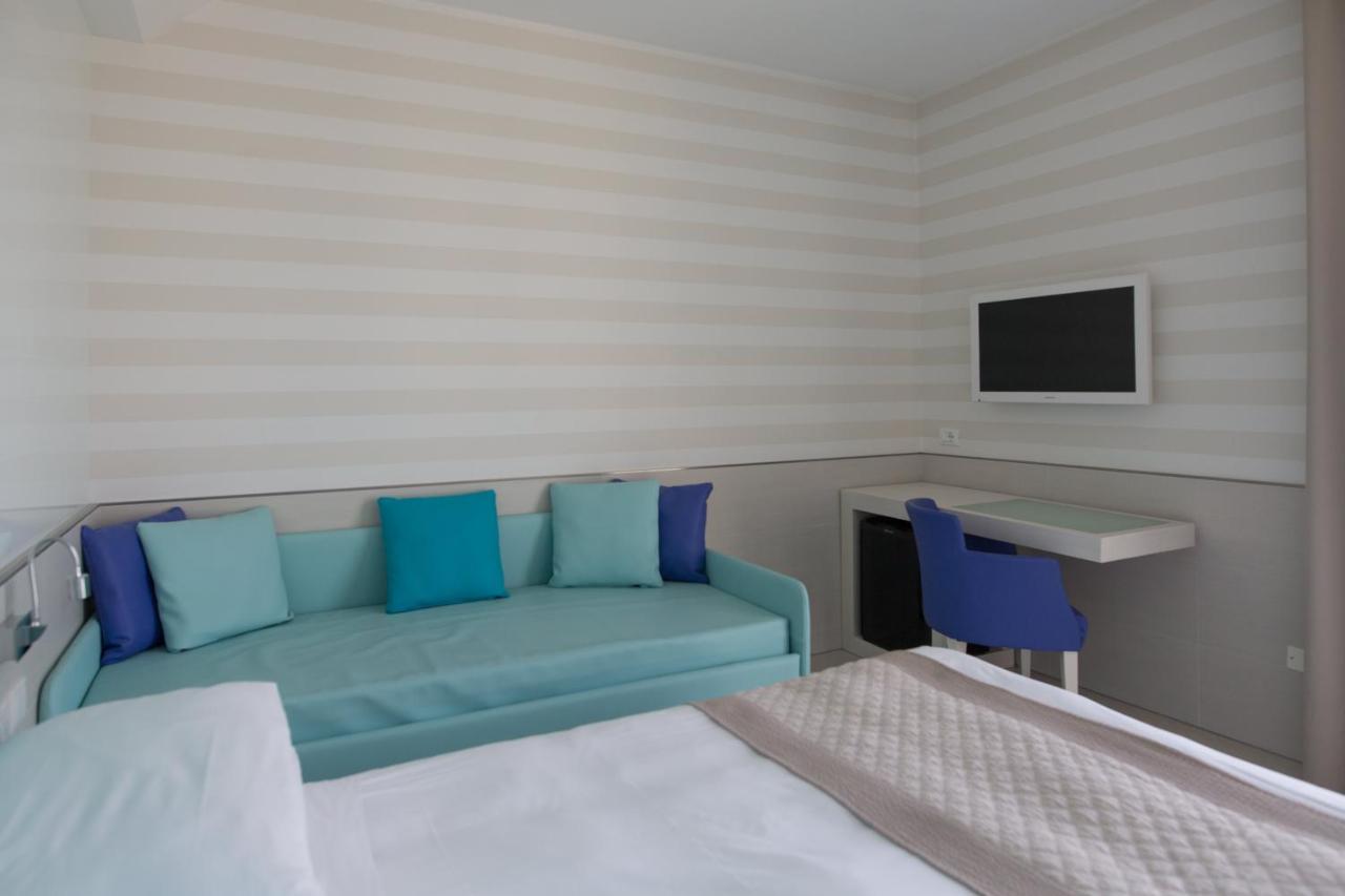 Hotel Colombo Lido di Jesolo Esterno foto