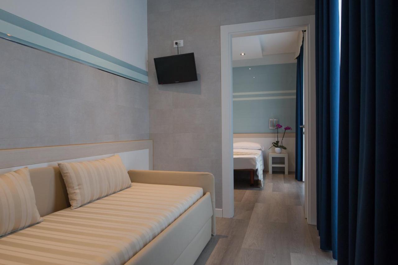 Hotel Colombo Lido di Jesolo Esterno foto